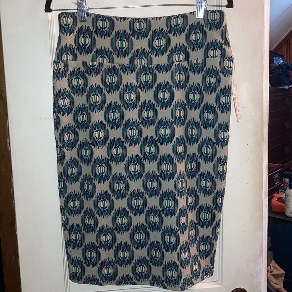 NWT LulaRoe Gray Medium Cassie